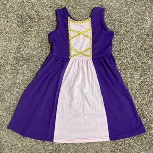 Size 8 / 9 Rapunzel Disney dress